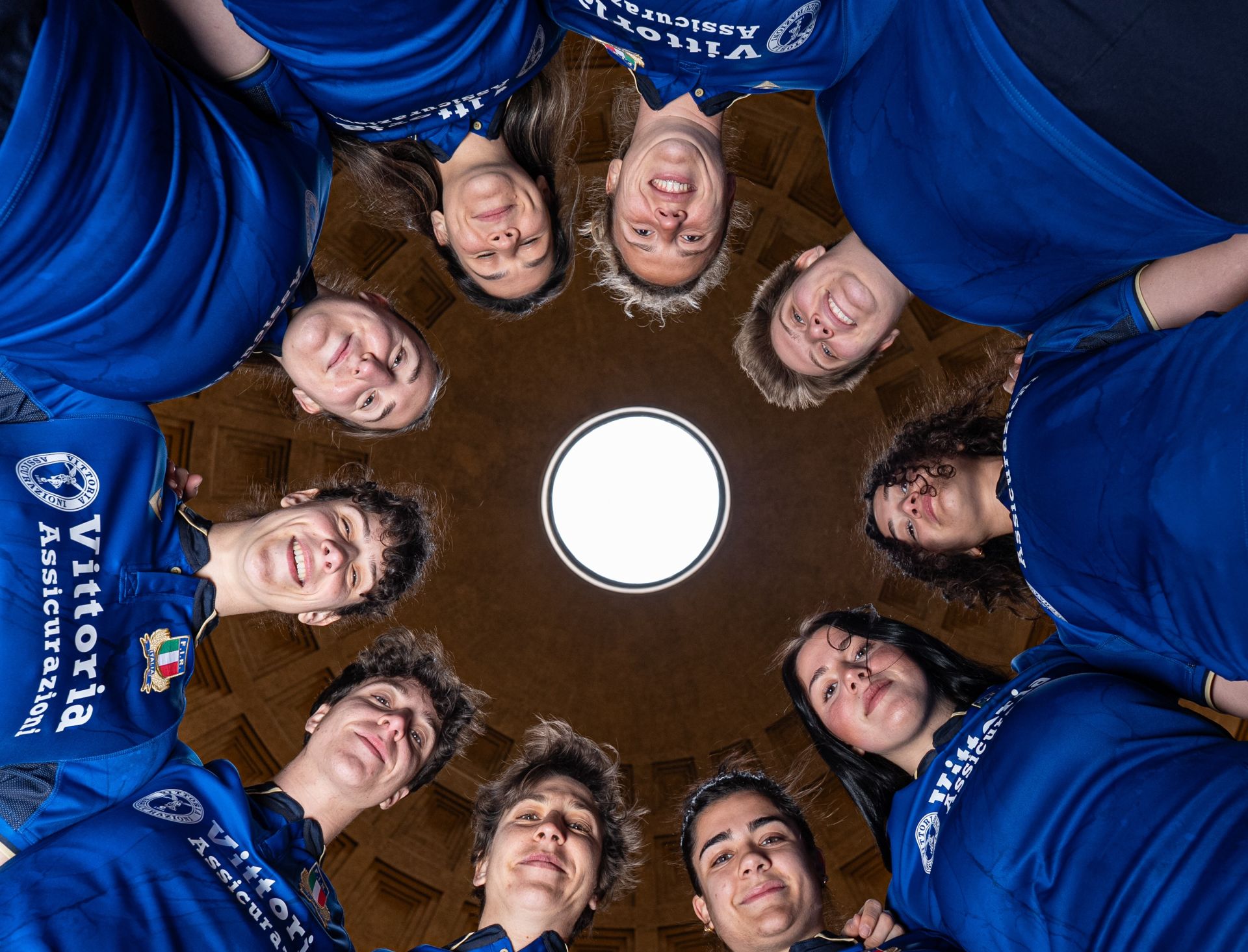 Guinness Sei Nazioni Femminile, le Azzurre posano al Pantheon in vista del Torneo