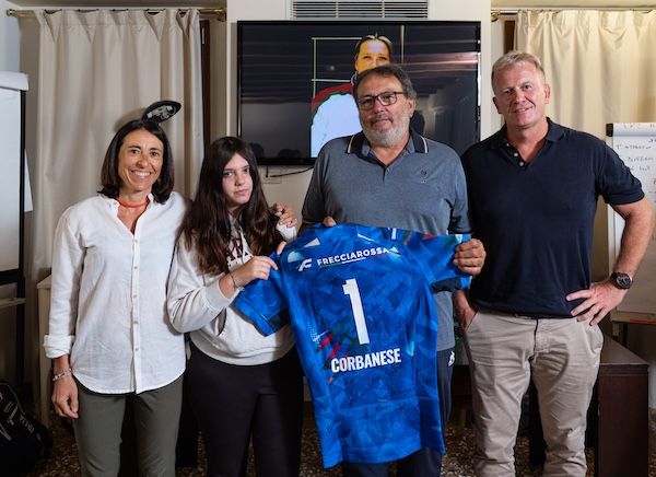 Il Presidente Duodo in raduno con la Nazionale Femminile, donata una maglia alla famiglia di Adelina Corbanese