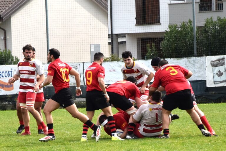 La Fiorini Pesaro Rugby festeggia la vittoria con il Romagna e pensa alle prossime sfide