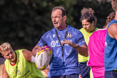 Il CT dell’Italia Femminile Roselli in visita al Neapolis: una serata importante per il rugby campano