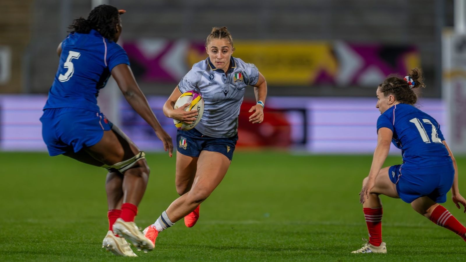 Il cielo sulla nazionale femminile non è azzurro.