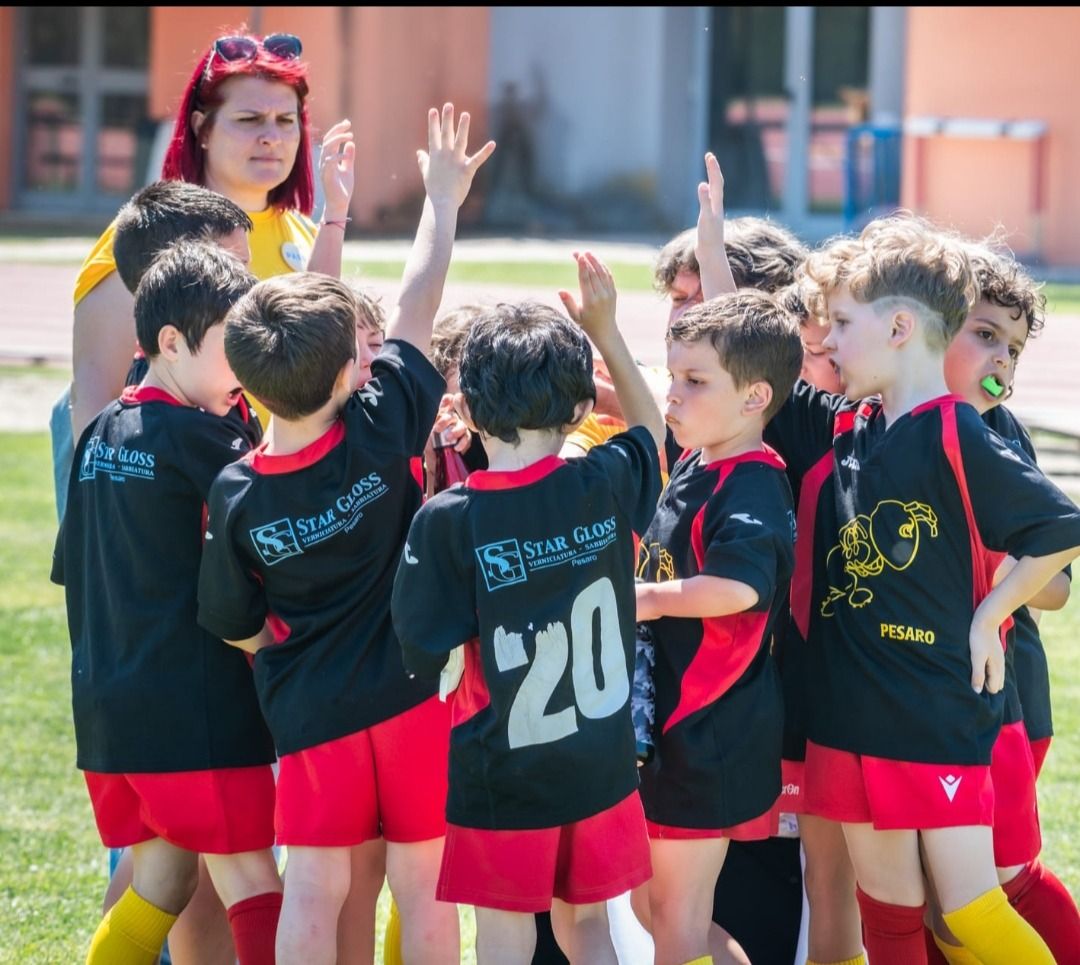 Formiche Rugby Pesaro: la ovale è sempre più un gioco da bambini
