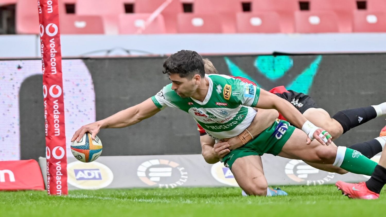 I Leoni cedono agli attacchi degli Scarlets soltanto a tempo scaduto